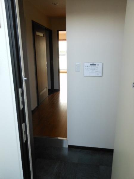 シャイニング壱番館(玄関)