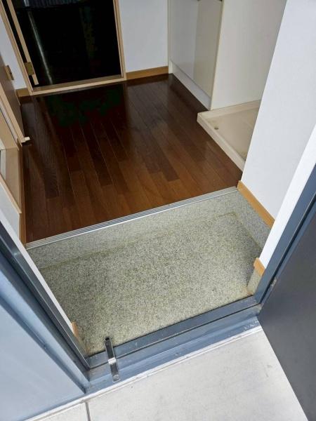 あおきアパート(玄関)