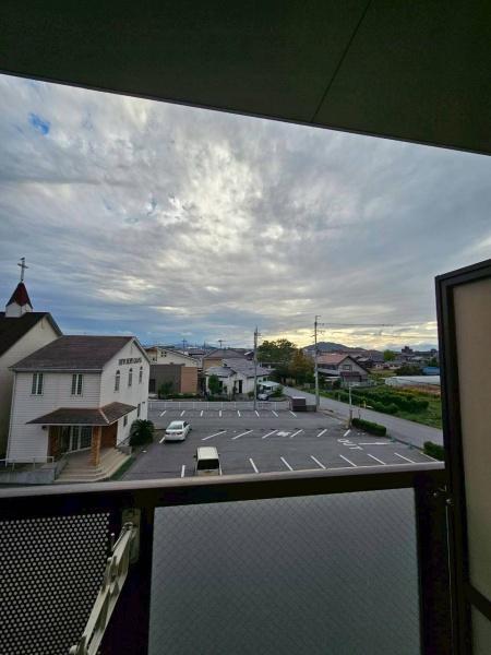 シャトル弐番館