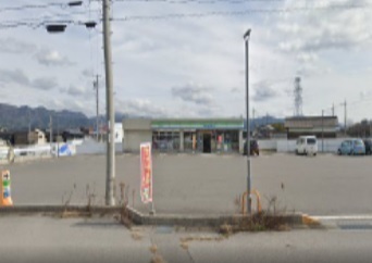 リリオ・トレス(ファミリーマート彦根高宮町店)