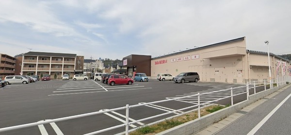 メゾンかしの木(ディスカウントドラッグコスモス彦根駅東店)