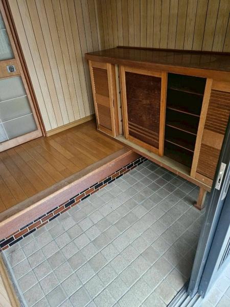 米原岩脇　貸家