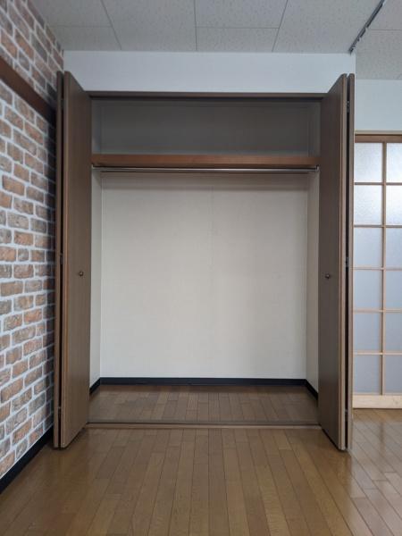シャトル弐番館