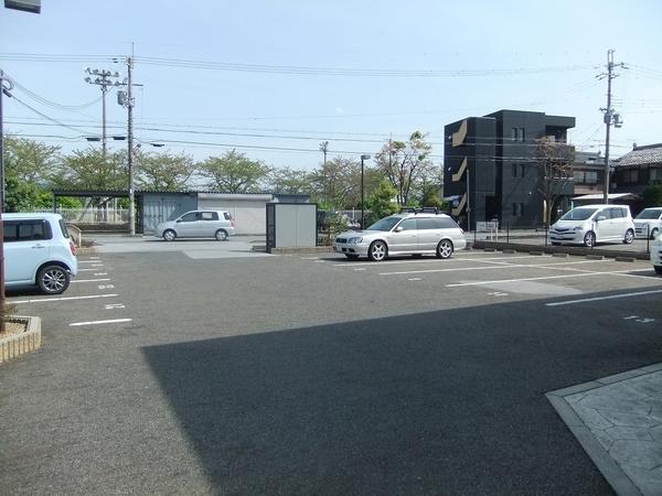 ロイヤルコート越坊