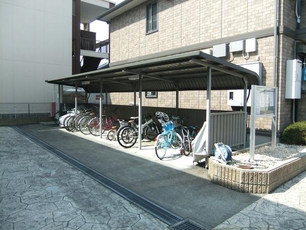 ロイヤルコート越坊