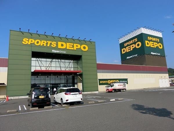 エスト エノーム(スポーツデポ彦根松原店)