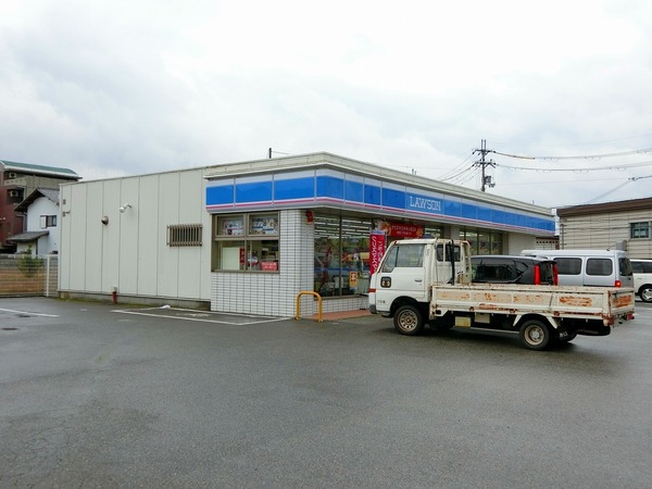 彦根市鳥居本町のアパート(ローソン彦根松原東店)