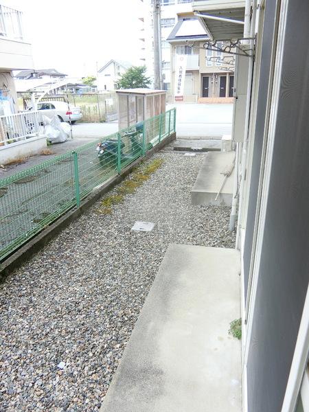 米原市梅ケ原栄のアパート