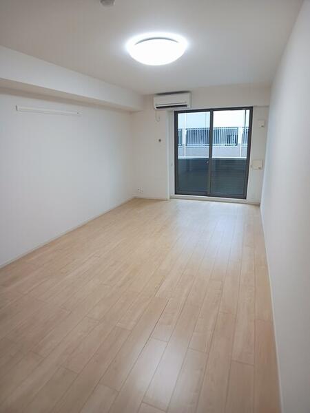 フォレストパーク・八番館