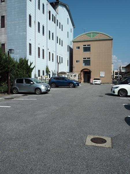 彦根市長曽根南町の店舗（一戸建）