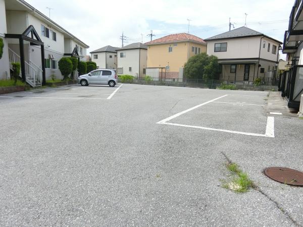 フレグランス・オカ(駐車場)