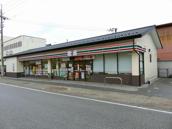 プルベニール・カレント(セブンイレブン彦根城町１丁目店)