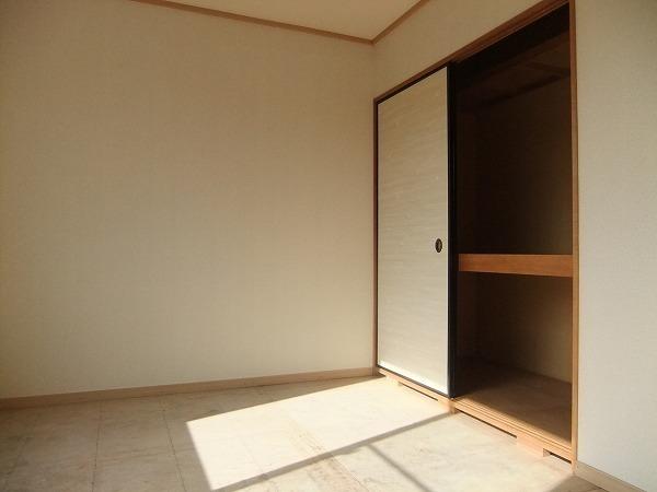 ウワトハイツＢ