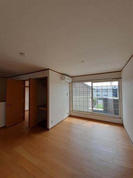 彦根市川瀬馬場町のアパート