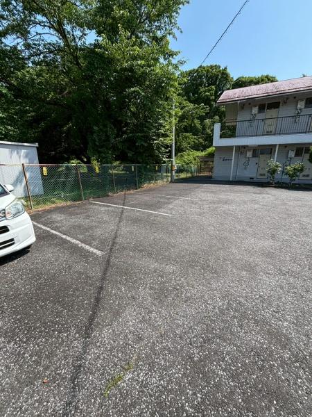 コーポ・ポロウニア(駐車場)