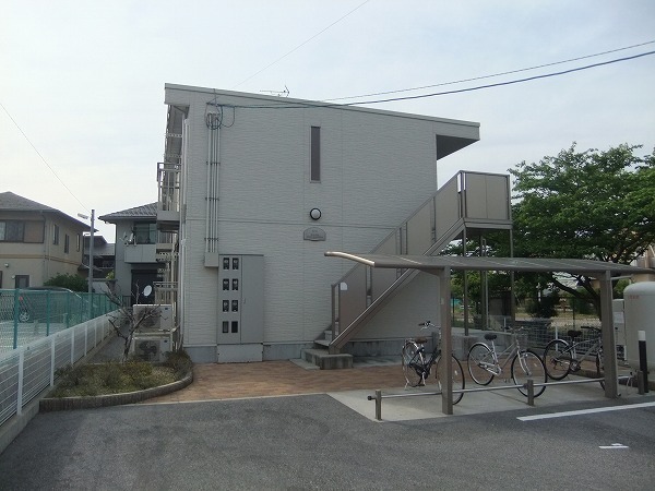 彦根市長曽根南町のアパート