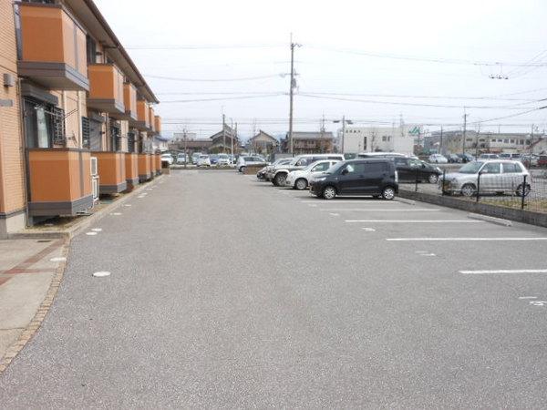 彦根市川瀬馬場町のアパート