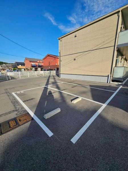 ヴィラ・カリーノ(駐車場)