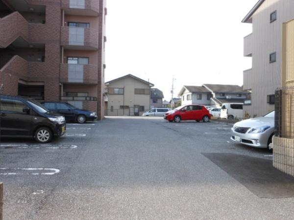 彦根市後三条町のマンション
