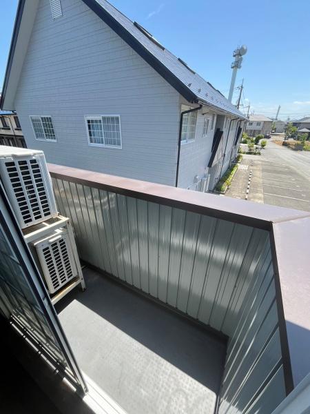 米原市下多良３丁目のアパート