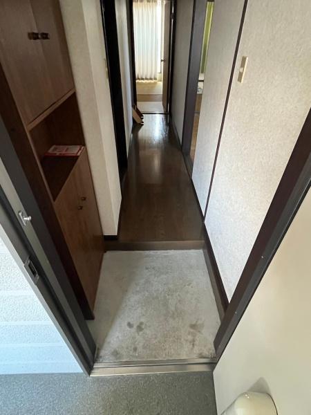 米原市下多良３丁目のアパート