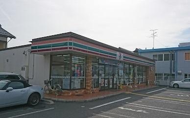 リヴィエール沢ノ上(セブンイレブン能登川垣見店)