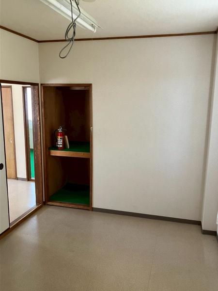 彦根市野田山町の倉庫