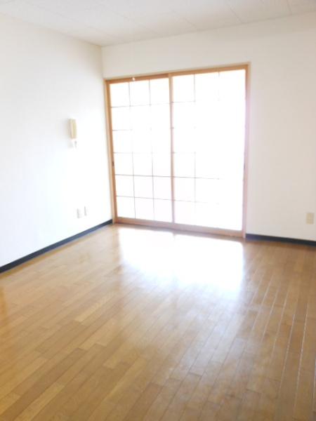 シャトル弐番館