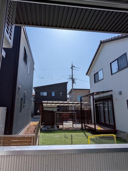 愛知郡愛荘町島川のアパート