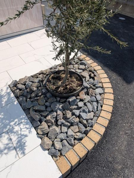 愛知郡愛荘町島川のアパート