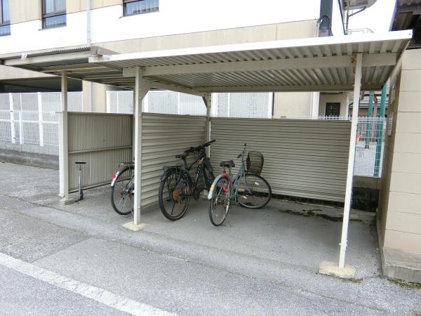 ウワトハイツＢ