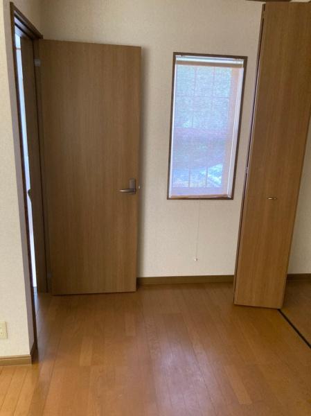 彦根市葛籠町の貸家