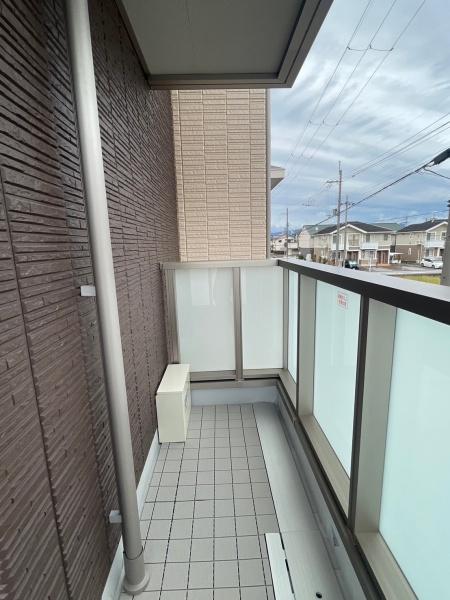 米原市下多良３丁目のマンション