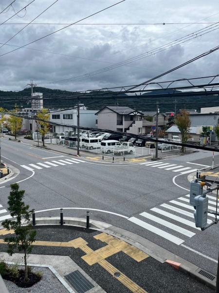 米原市下多良３丁目のマンション