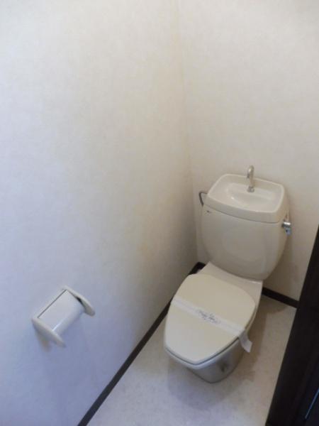 ハイツ城町