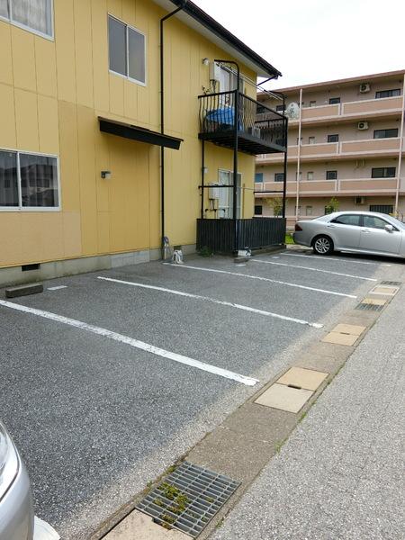 彦根市後三条町のアパート