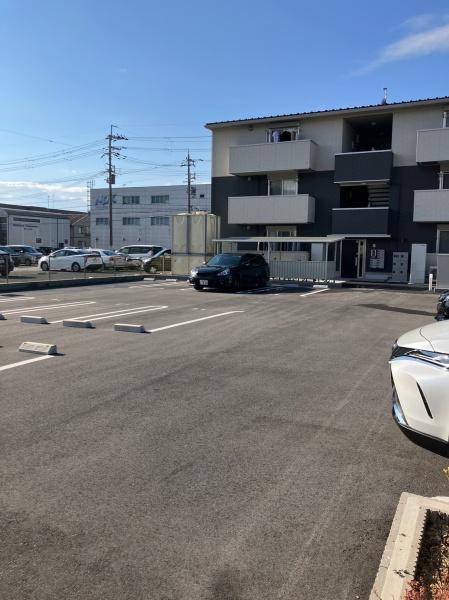 米原市下多良２丁目のアパート