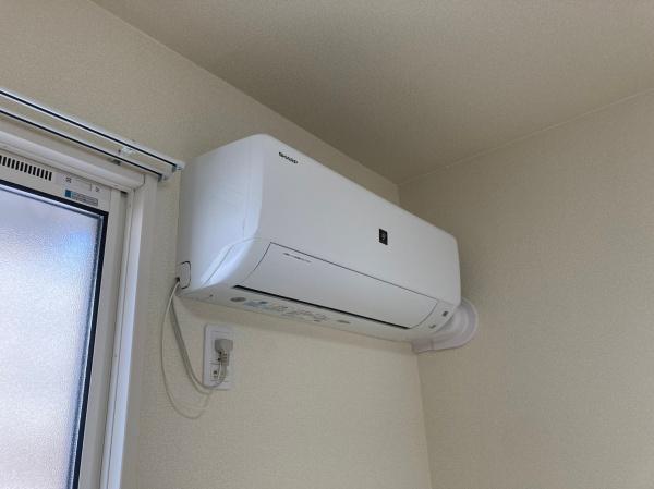 米原市下多良２丁目のアパート
