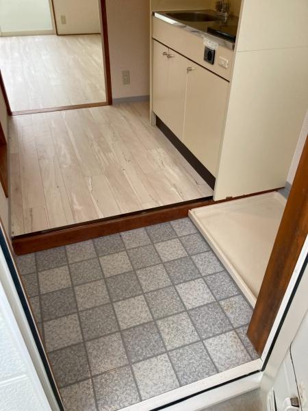 ラフィーネ古沢(玄関)