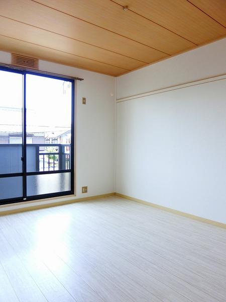 彦根市南川瀬町のハイツ