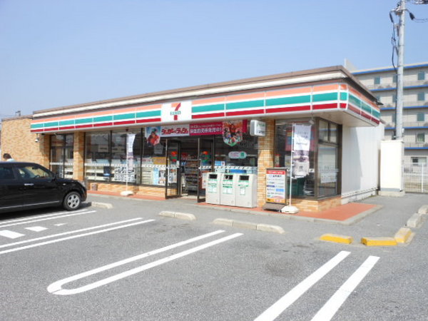 南彦根ハイツB(セブンイレブン 小泉)
