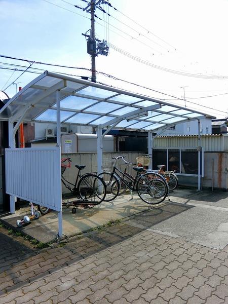 アクシスＫＡＷＡＳＥ