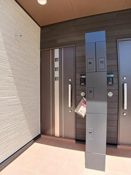 ウィズ・テール南彦根2号館(玄関)