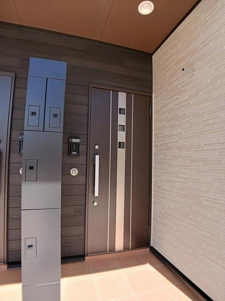 ウィズ・テール南彦根2号館(玄関)