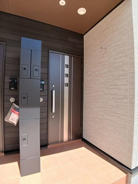 ウィズ・テール南彦根2号館(玄関)