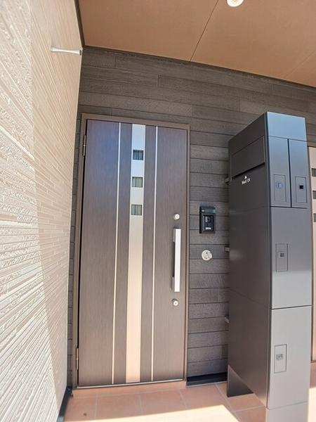 ウィズ・テール南彦根2号館(玄関)