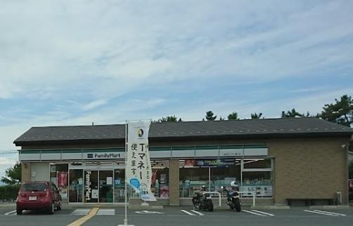 プラージュカンサイ(ファミリーマート彦根ミシガン通り店)