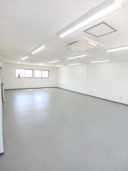 米原市倉庫付事務所