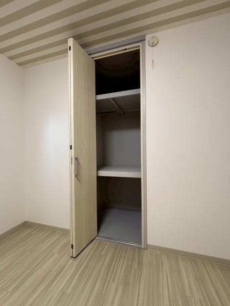 Ａｚａｌｅａ　Ｈｉｌｌｓ