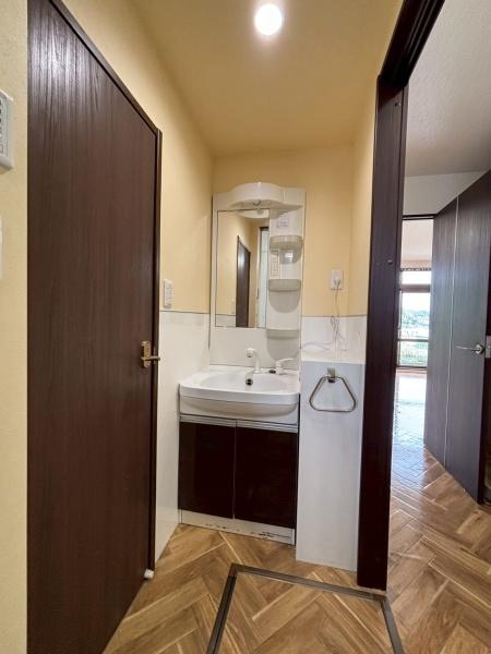 Ａｚａｌｅａ　Ｈｉｌｌｓ